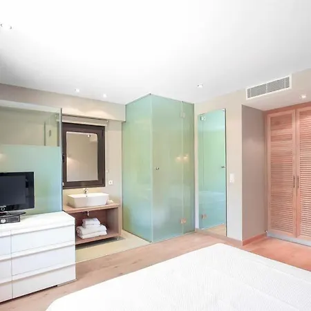 Sleeps 10 Pool Air Con Wifi *