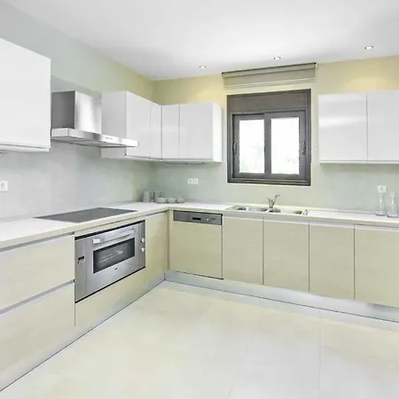 Sleeps 10 Pool Air Con Wifi * Líndos